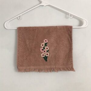 Vintage 70s Cannon Pink Floral Embroidered Accent Hand Towel